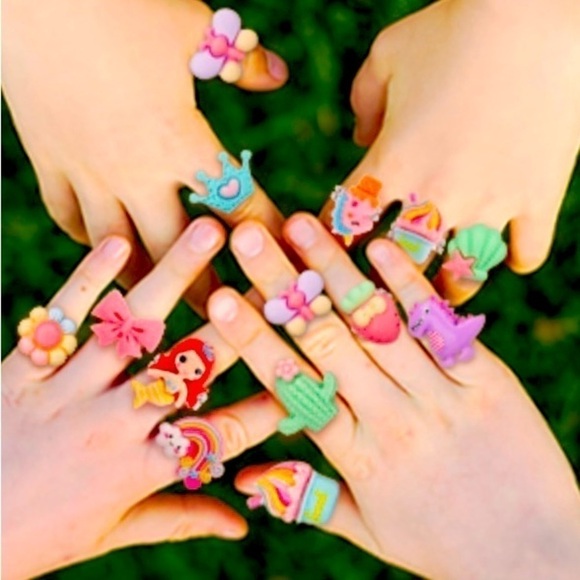 NWT-GIRLS JEWELRY-24 PIECE RING SET - Picture 5 of 7